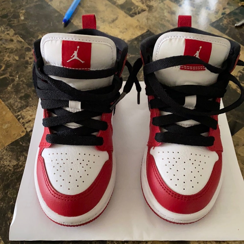 11c Jordan 1 red & black
